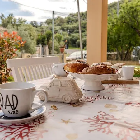 San Teodoro Small With Garden, Parking, And Ac بيت للعطل Schifoni