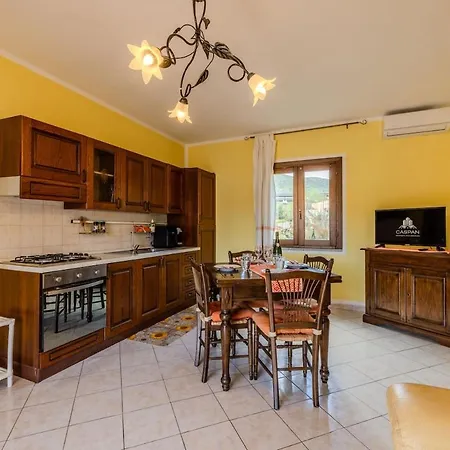 Сasa de vacaciones San Teodoro Small With Garden, Parking, And Ac Schifoni