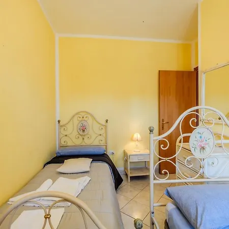 San Teodoro Small With Garden, Parking,&ac Semesterbostad *