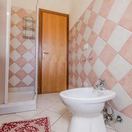 Сasa de vacaciones San Teodoro Small With Garden, Parking, And Ac Schifoni