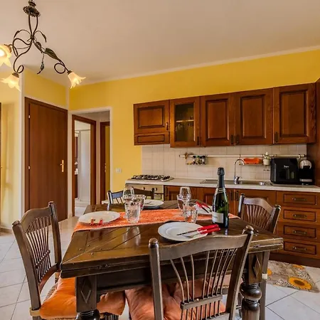 San Teodoro Small With Garden, Parking, And Ac * Schifoni