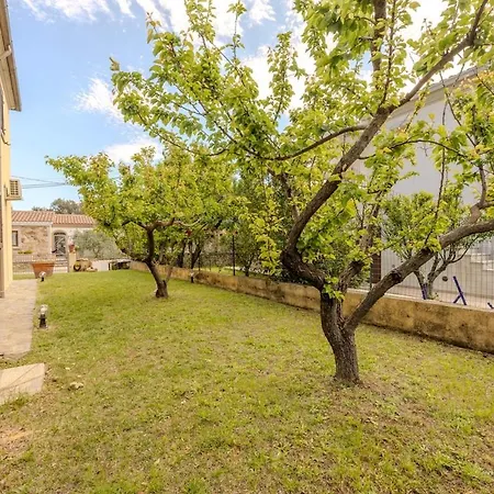San Teodoro Small With Garden, Parking, And Ac Сasa de vacaciones