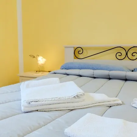San Teodoro Small With Garden, Parking, And Ac